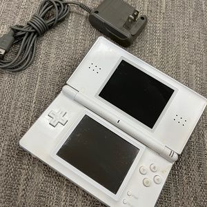 Nintendo DS Lite